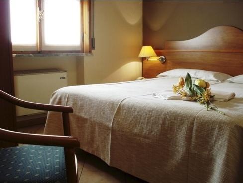 Hotel Trattoria Contini Sorbolo Habitación foto